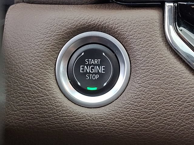 Used 2025 GMC Canyon Denali AWD/4WD image 21