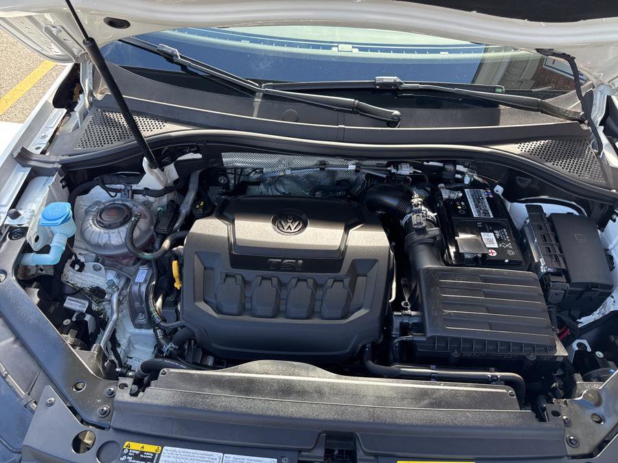 Used 2021 Volkswagen Tiguan SE R-Line image 33