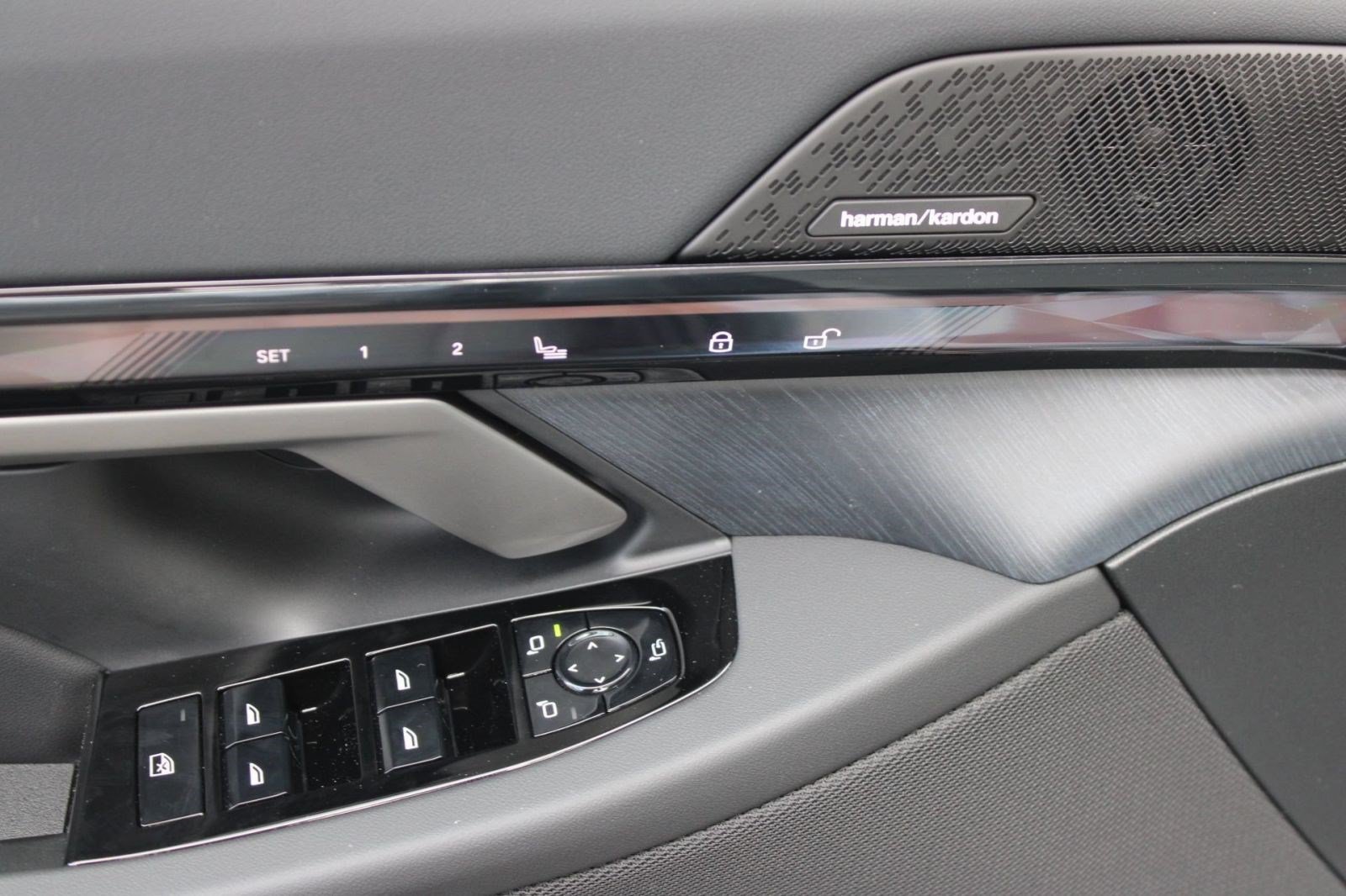 Used 2026 BMW 530i w/ M Sport Package RWD image 14