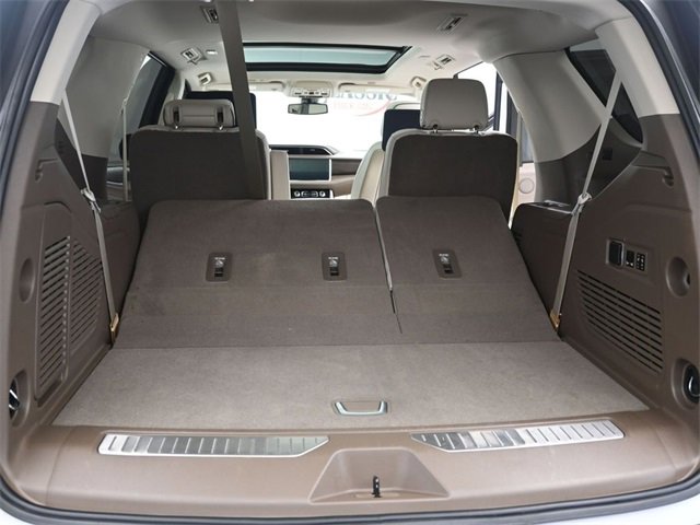 Used 2021 GMC Yukon Denali w/ LPO, Illumination Package image 12