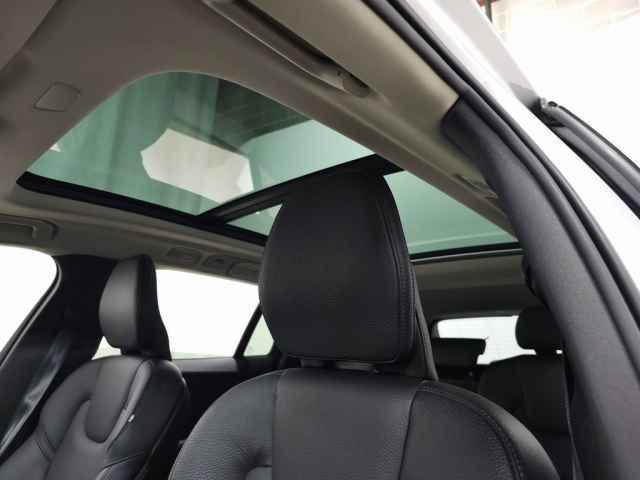 Certified 2025 Volvo V60 B5 Cross Country Plus image 18