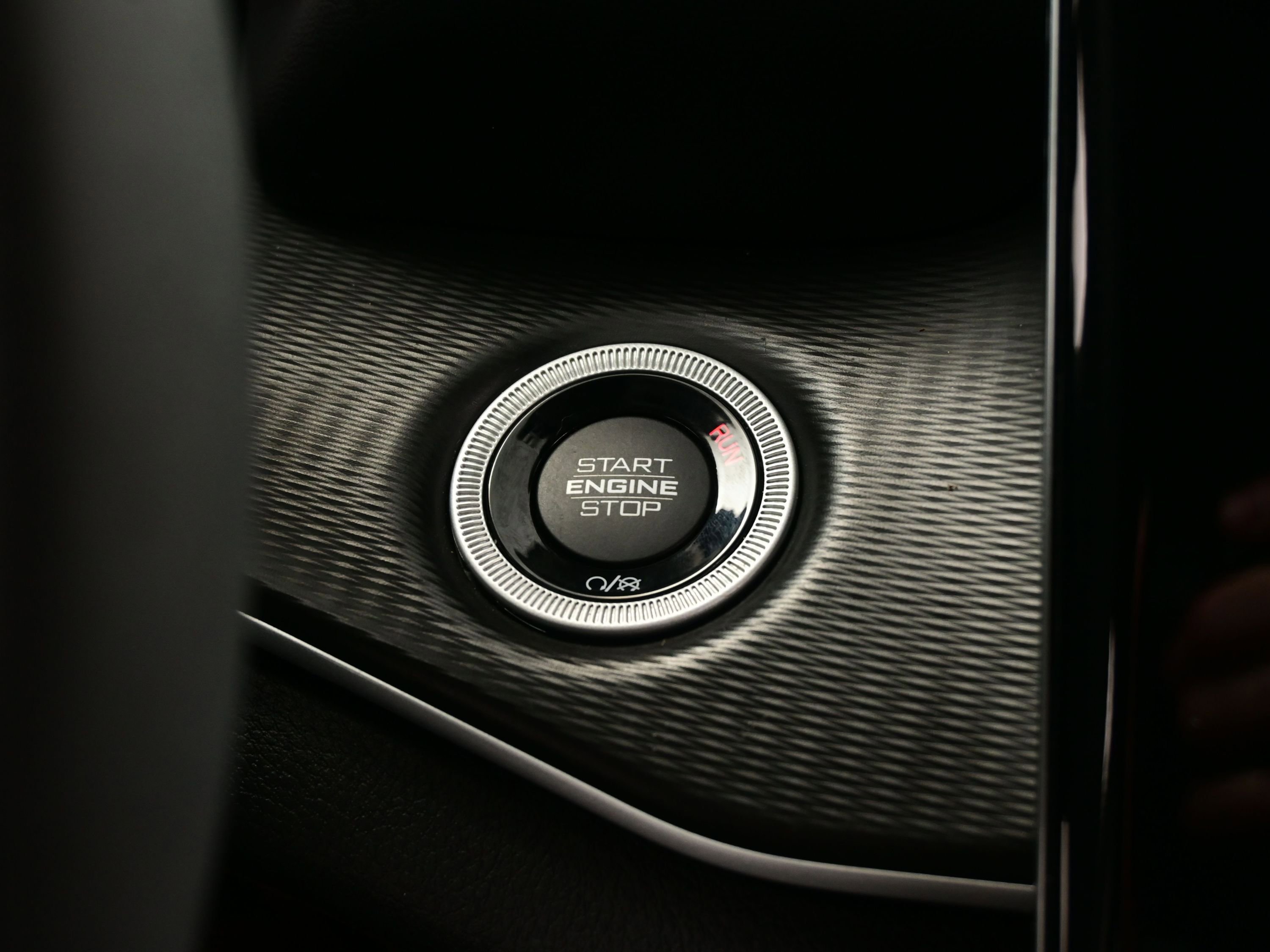 Used 2024 Jeep Grand Cherokee L Laredo w/ Luxury Tech Group I image 23