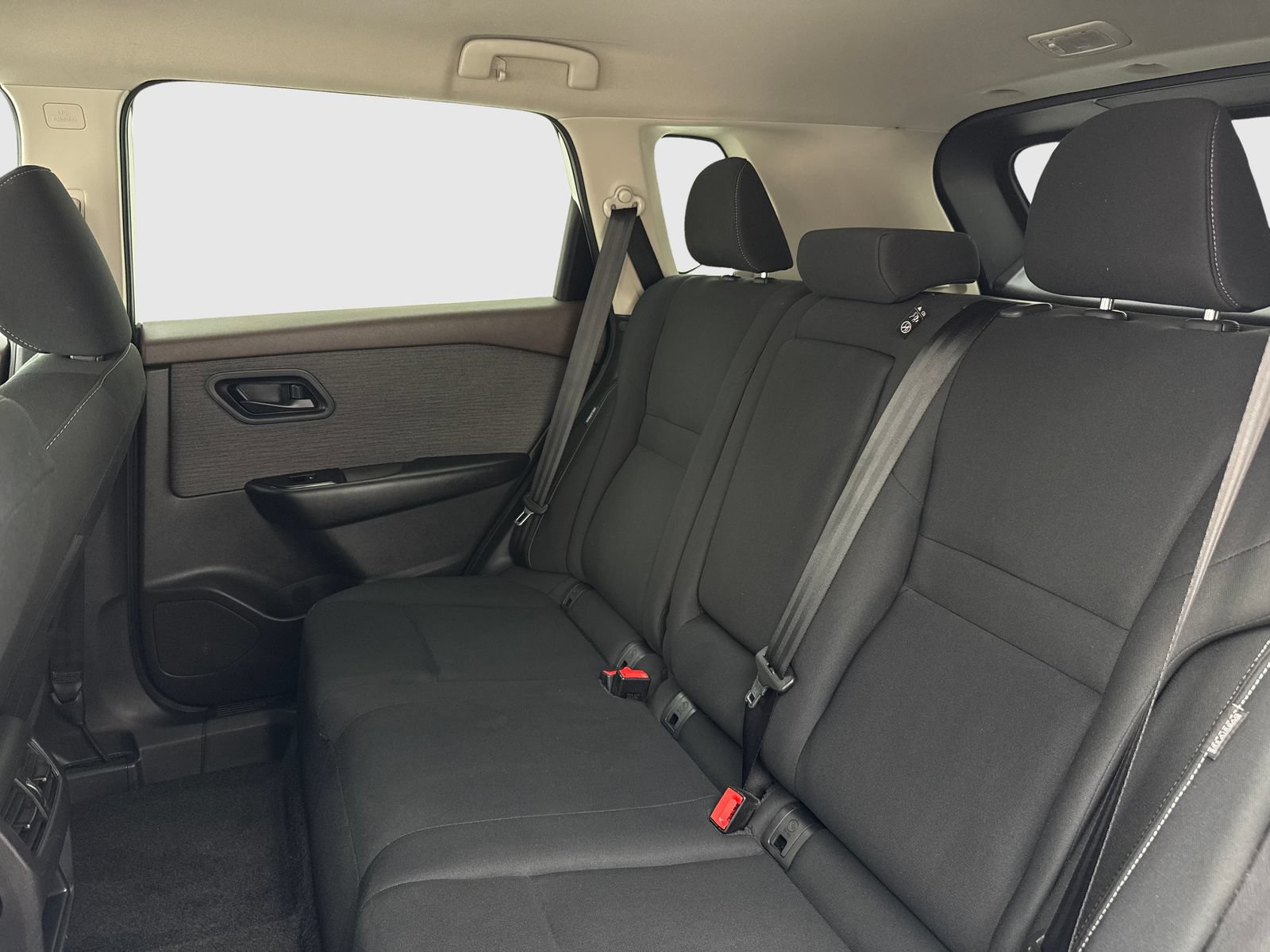 Used 2023 Nissan Rogue S FWD image 35