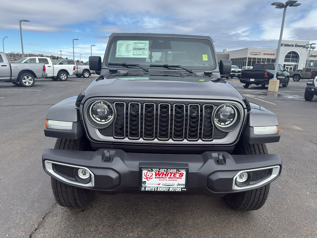 New 2026 Jeep Gladiator Sahara image 2
