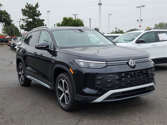 New 2025 Volkswagen Tiguan SE