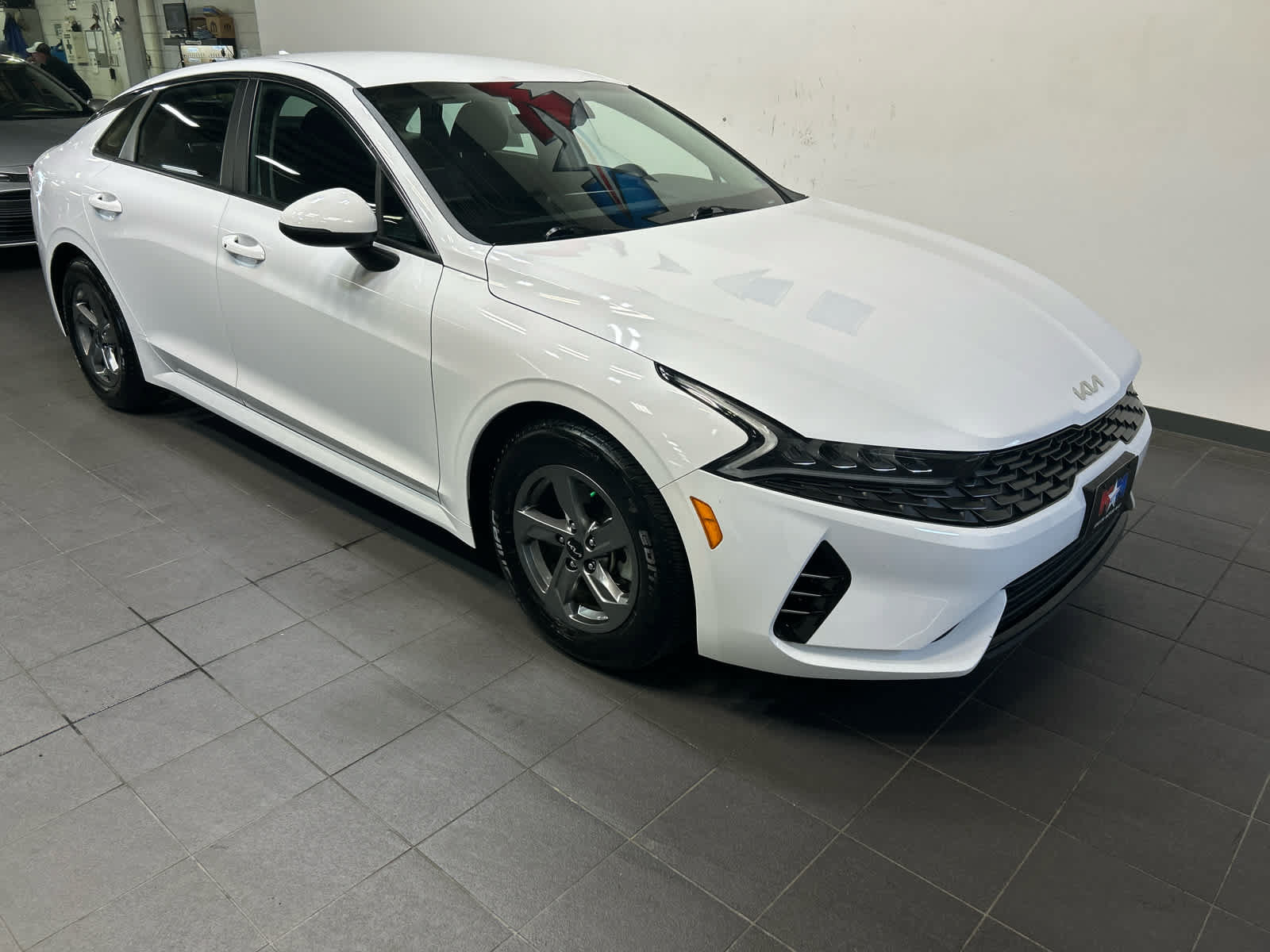 Used 2022 Kia K5 LXS FWD image 2