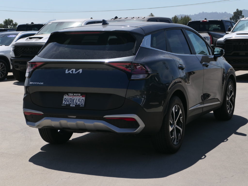 Used 2023 Kia Sportage EX FWD image 2