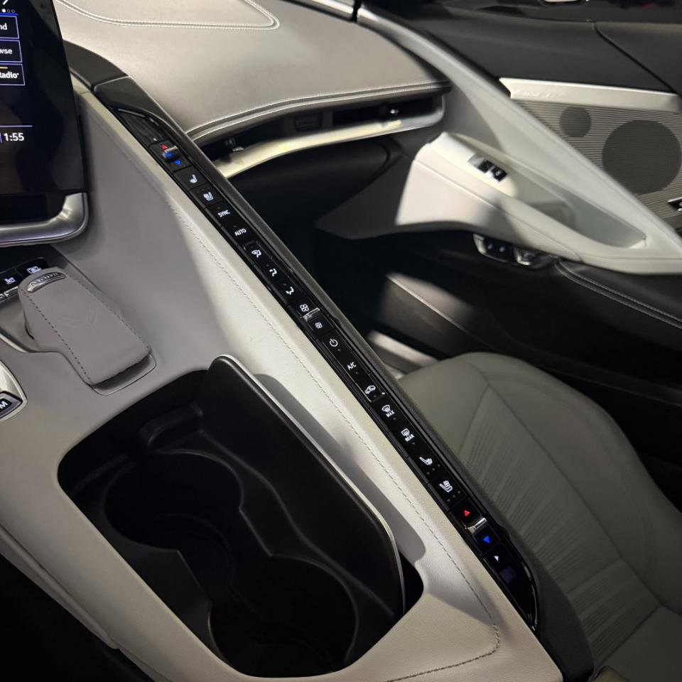 Used 2022 Chevrolet Corvette Stingray Preferred Conv w/ Z51 Performance Package RWD image 15