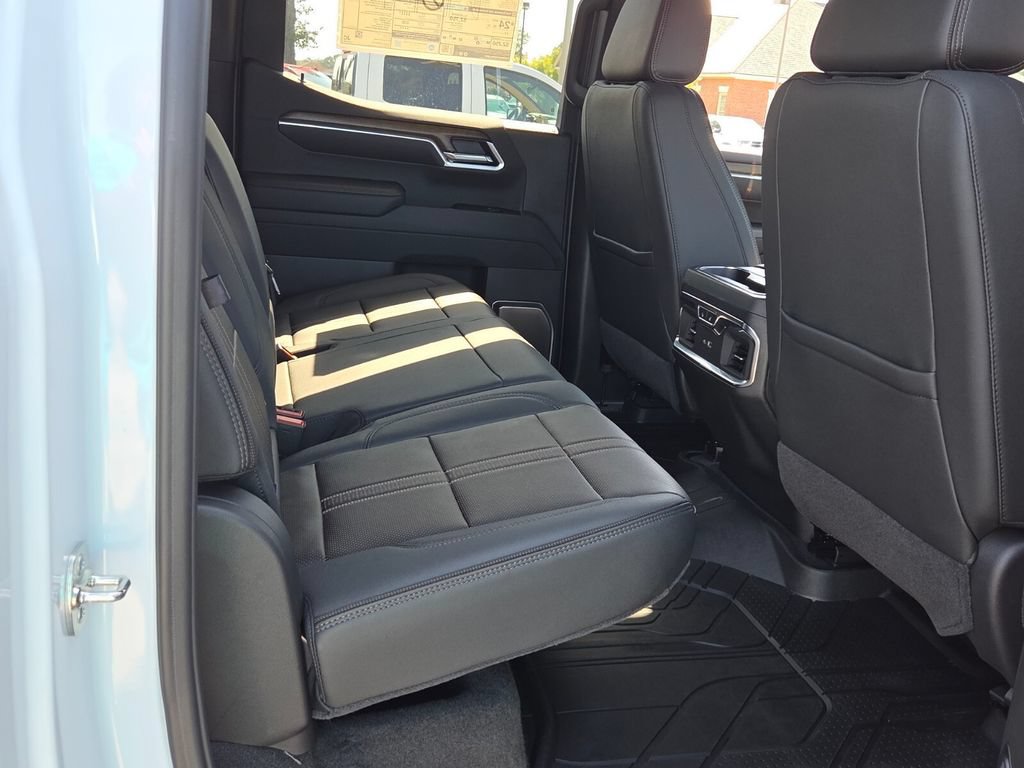 New 2026 Chevrolet Silverado 1500 High Country AWD/4WD image 15