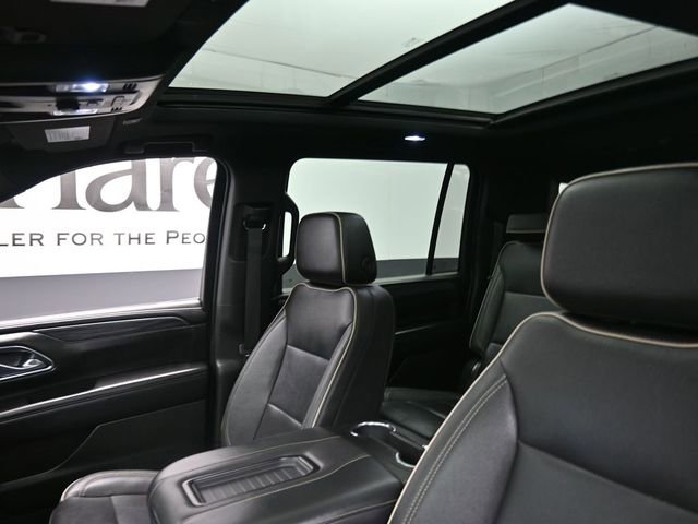 Used 2023 GMC Yukon XL SLT image 17