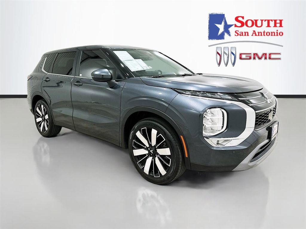 Used 2025 Mitsubishi Outlander SE FWD video 1
