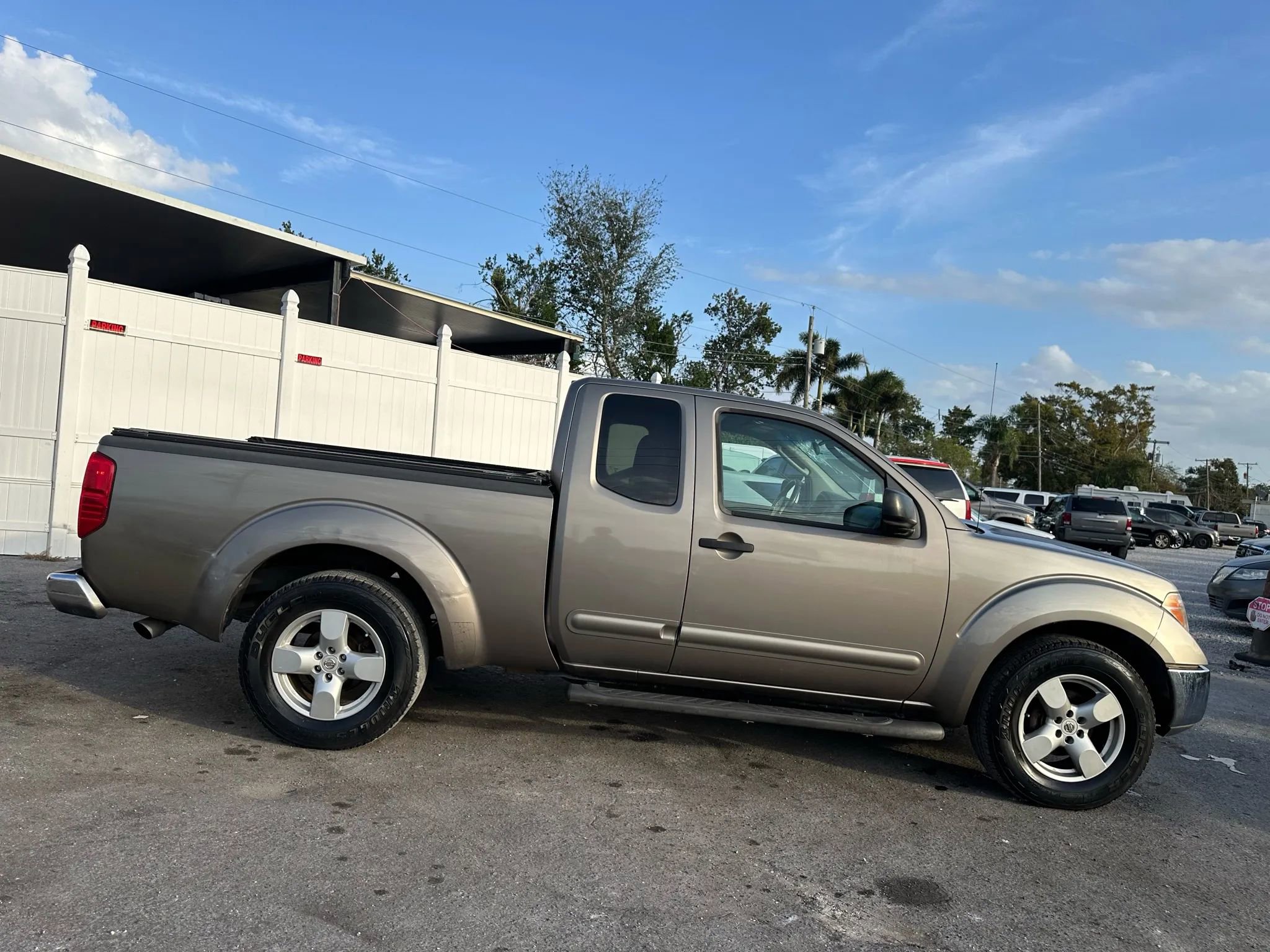 Used 2005 Nissan Frontier LE w/ (H02) Audio Pkg RWD image 5