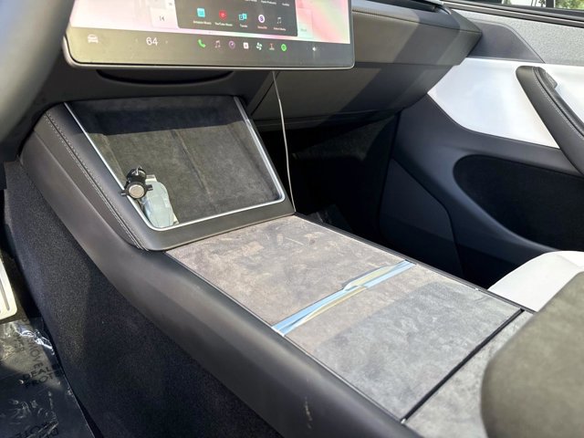 Used 2026 Tesla Model Y AWD image 30