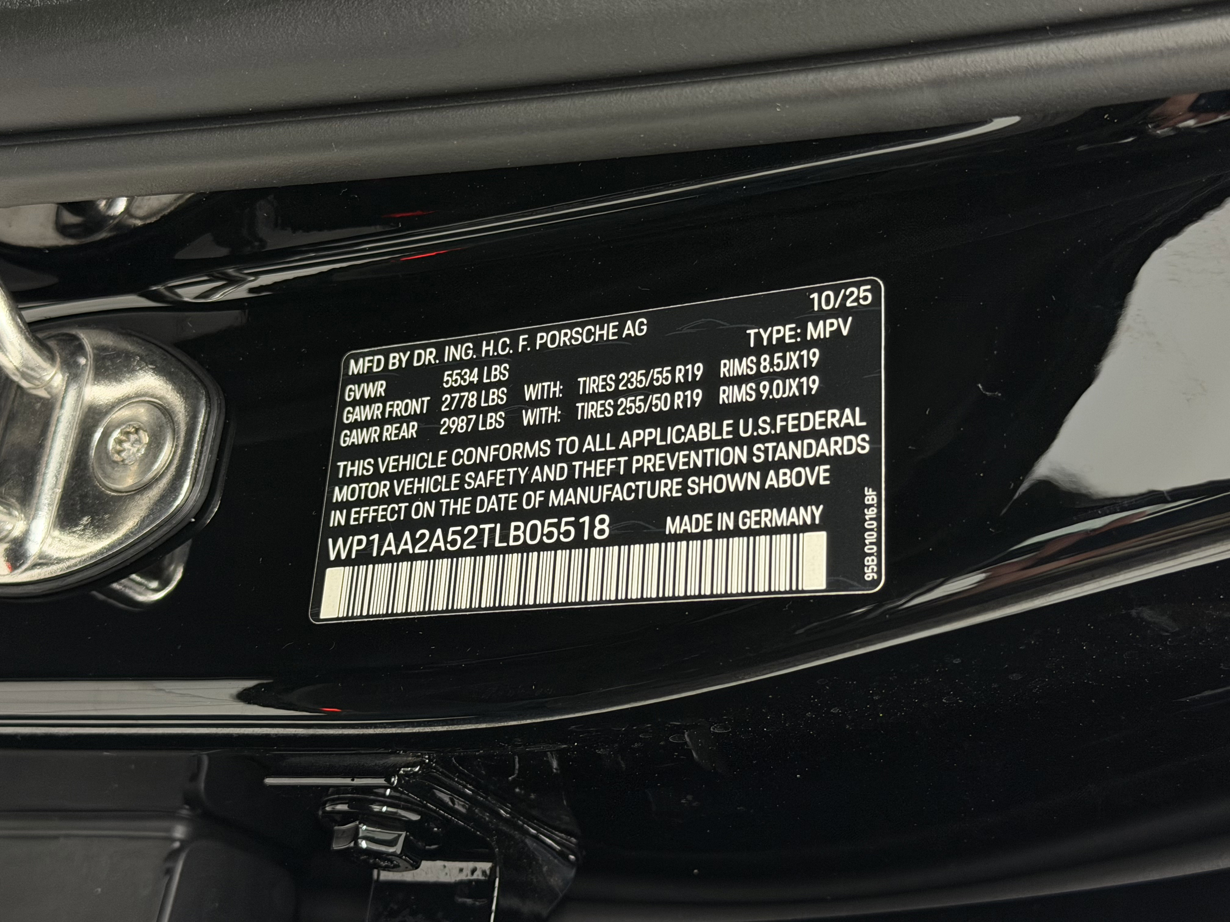 New 2026 Porsche Macan image 57