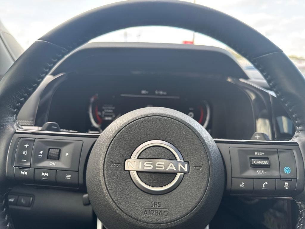 Used 2022 Nissan Pathfinder Platinum w/ Cargo Package image 43