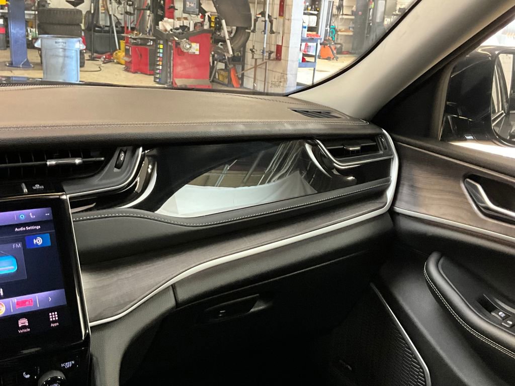 Used 2024 Jeep Grand Cherokee Limited 4xe image 10