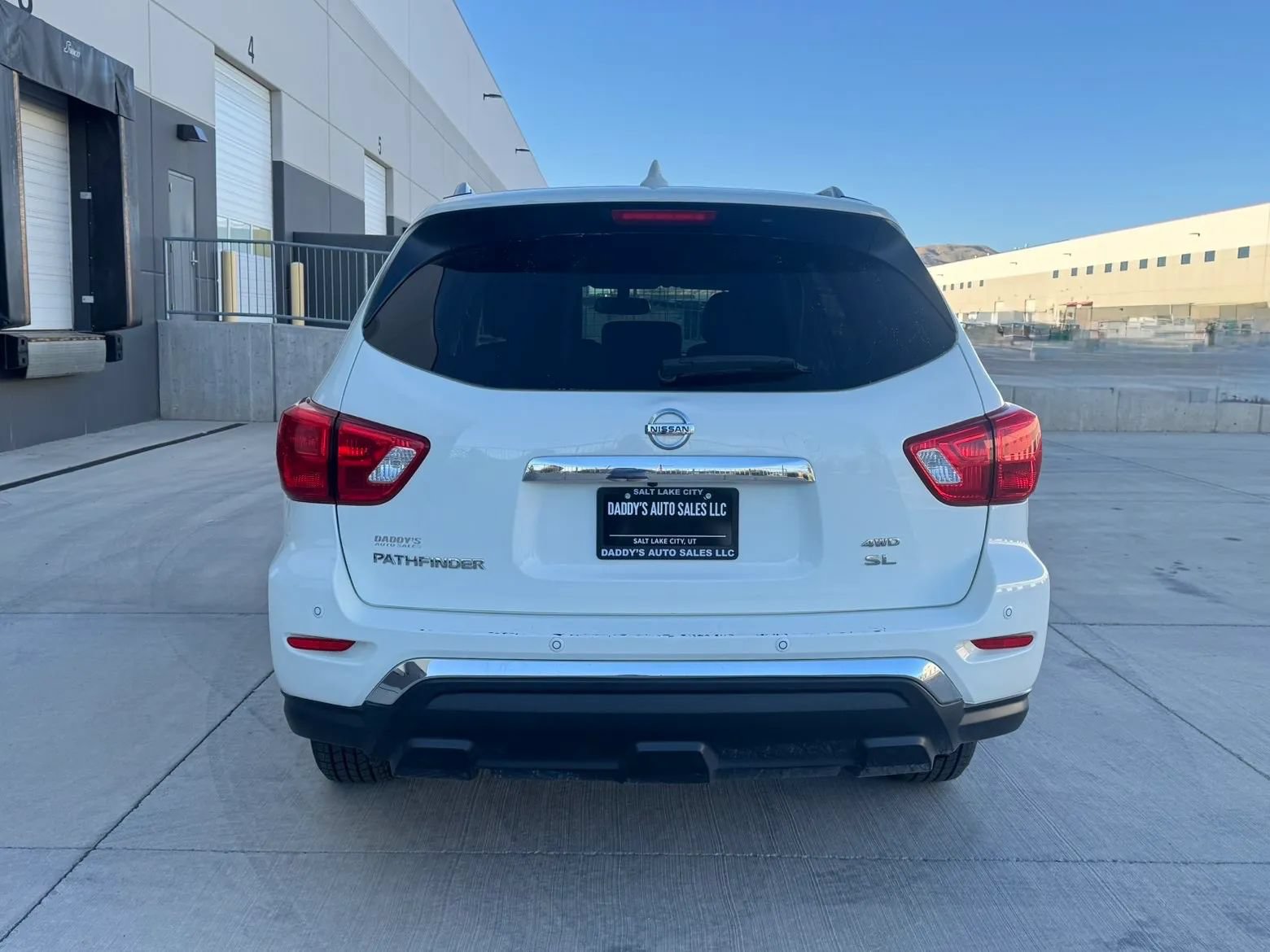Used 2020 Nissan Pathfinder SL AWD/4WD image 4