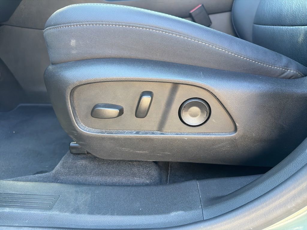 Used 2025 Chevrolet Equinox LT w/ Convenience Package II image 23