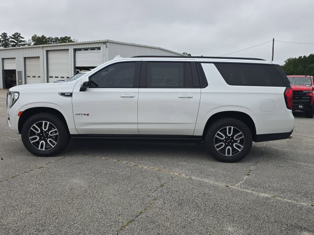 Used 2023 GMC Yukon XL AT4 w/ Technology Package AWD/4WD image 2