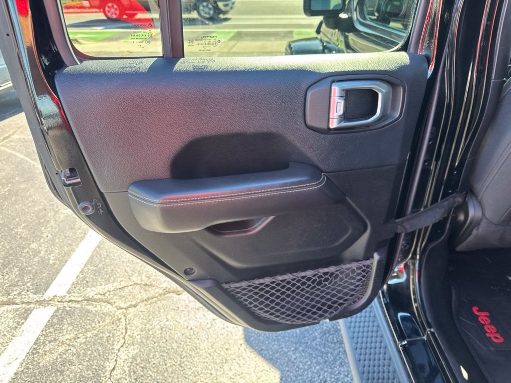 Used 2019 Jeep Wrangler Unlimited Sahara w/ Uconnect 4C Nav & Sound Group AWD/4WD image 28