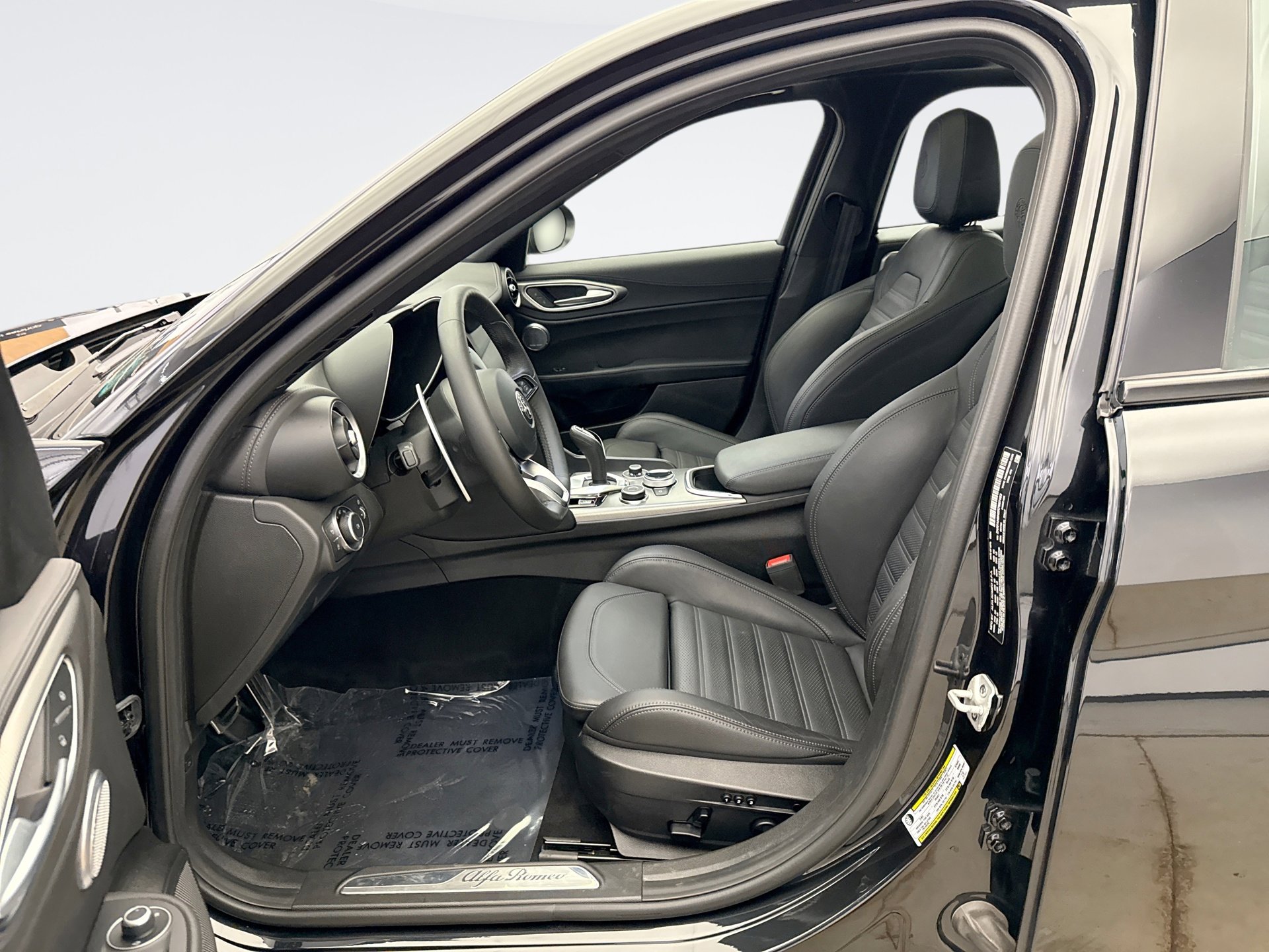 Used 2024 Alfa Romeo Giulia Veloce image 10