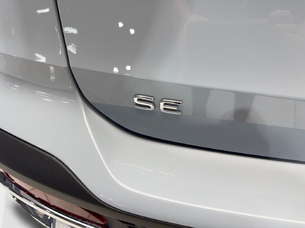 Used 2025 Volkswagen Taos SE FWD image 26