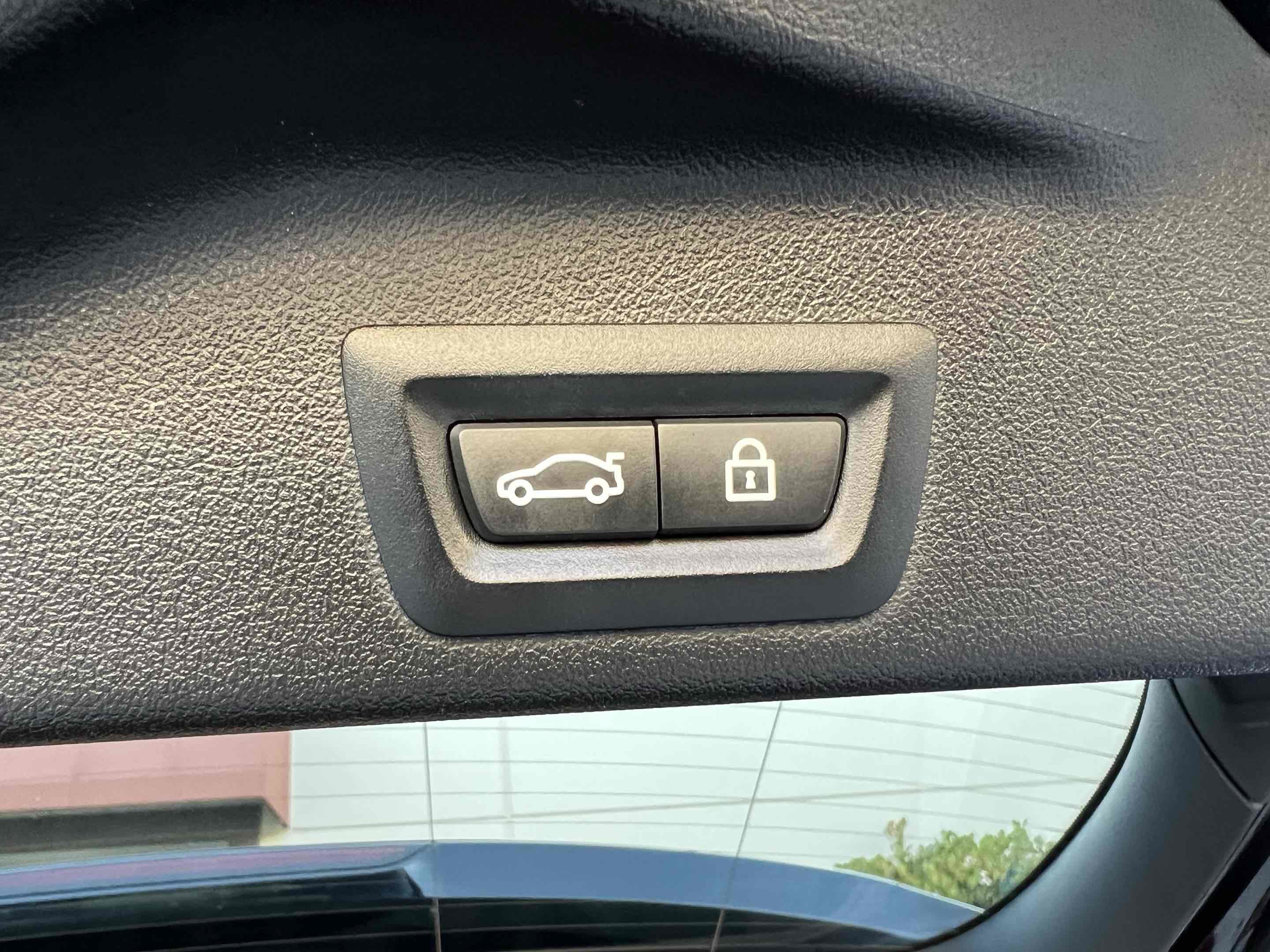 Used 2021 BMW X5 sDrive40i w/ Premium Package RWD image 11