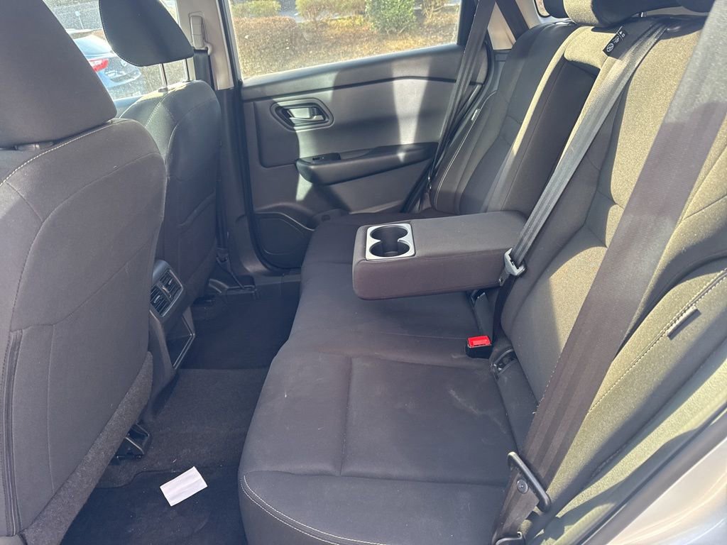 Used 2024 Nissan Rogue S image 15