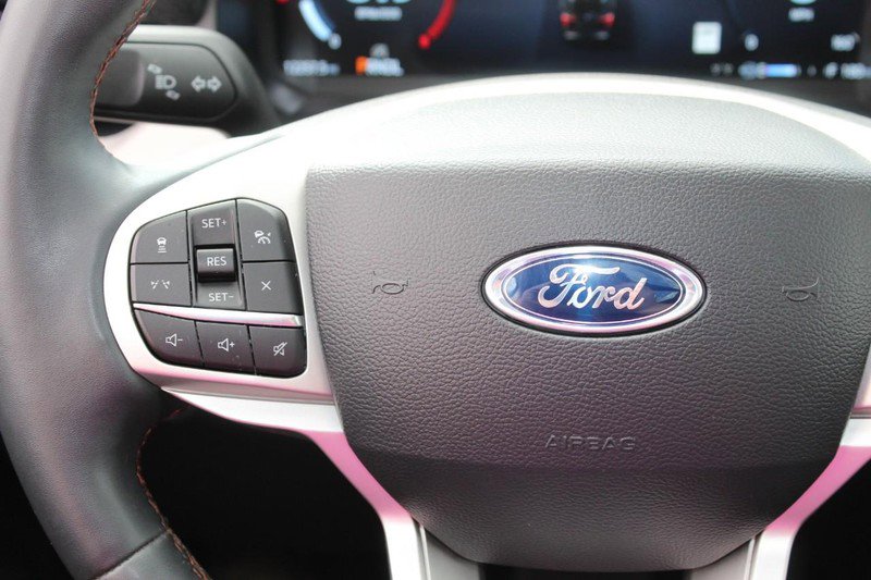 Used 2025 Ford Explorer Active w/ Active Comfort Package image 27