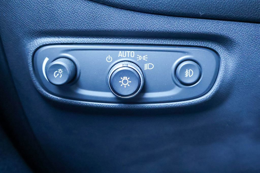 Used 2020 Chevrolet Equinox LT image 17