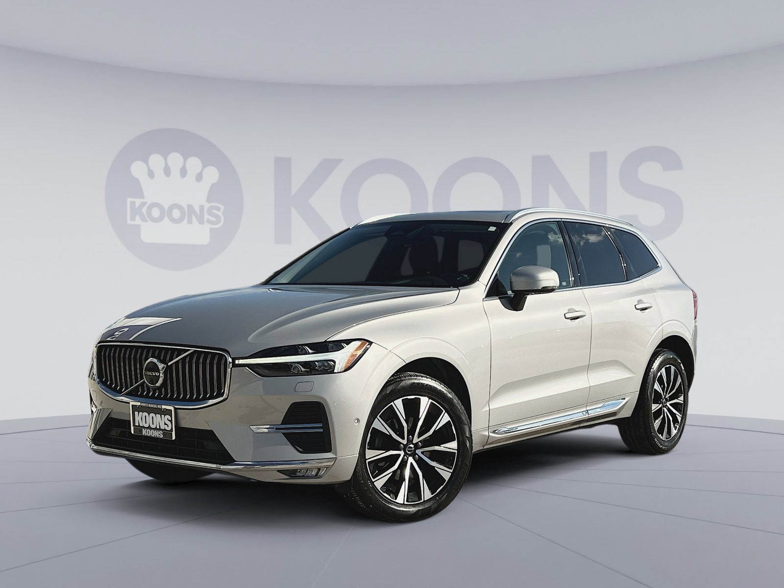 Certified 2023 Volvo XC60 B5 Plus w/ Climate Package image 1
