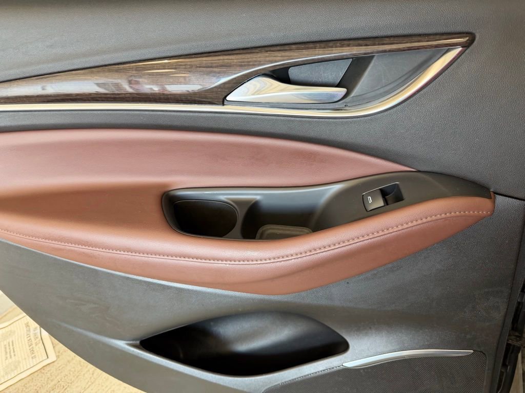 Used 2021 Buick Enclave Avenir w/ Avenir Technology Package image 33