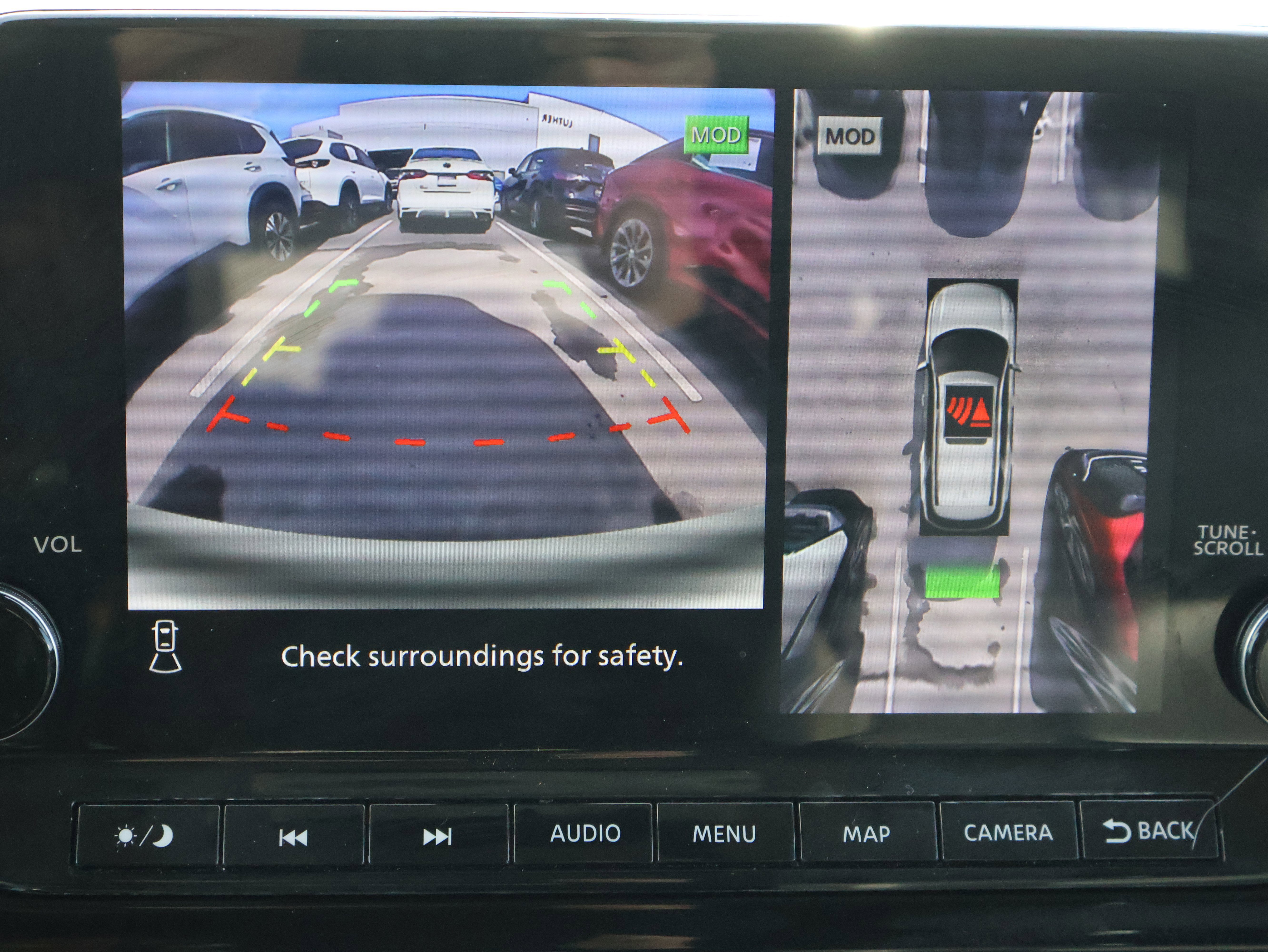 Used 2025 Nissan Pathfinder SL image 25