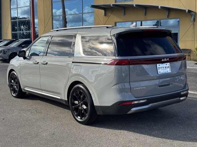 Certified 2024 Kia Carnival SX Prestige image 3