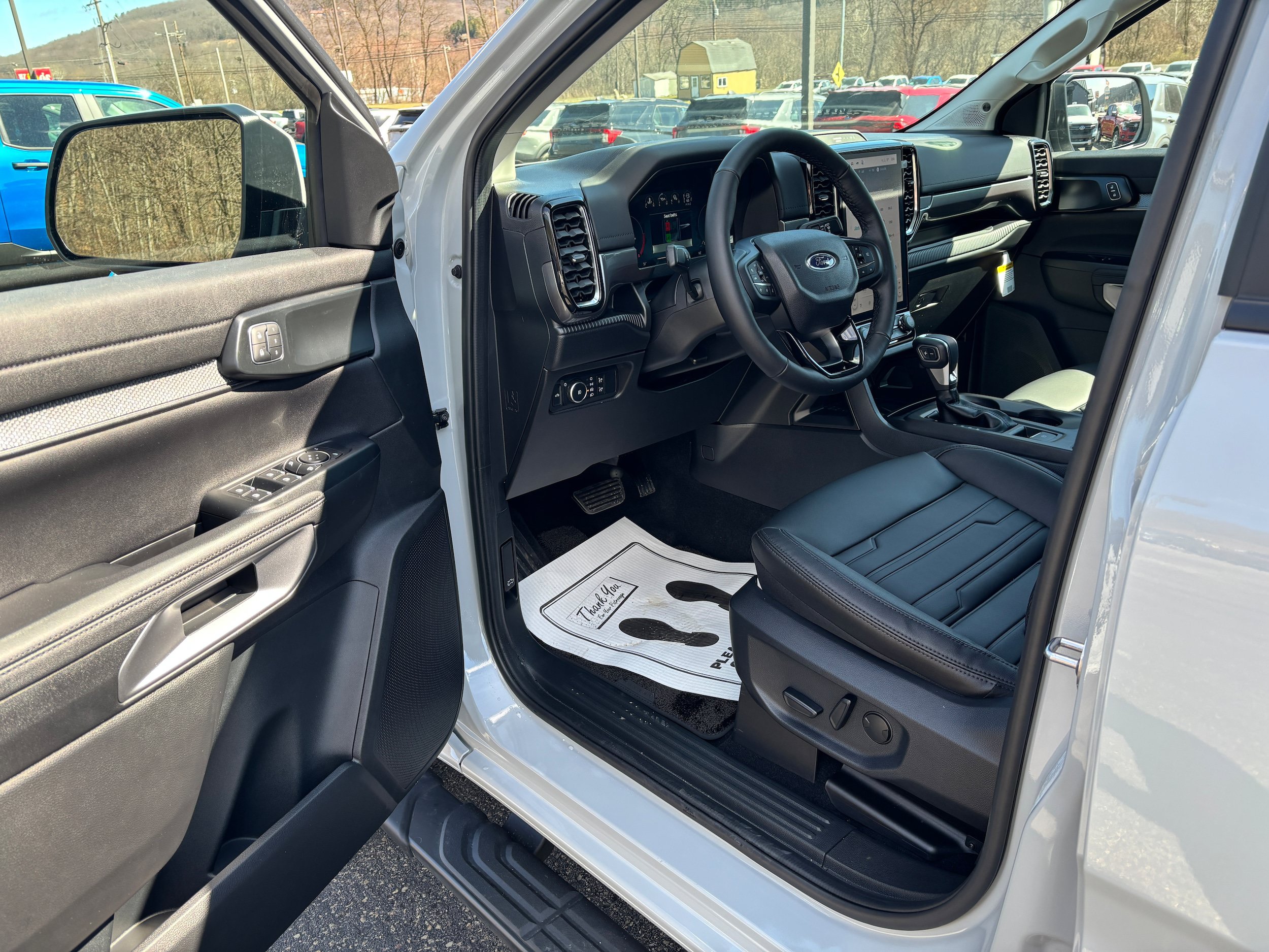 New 2026 Ford Ranger Lariat w/ Black Appearance Package AWD/4WD image 8