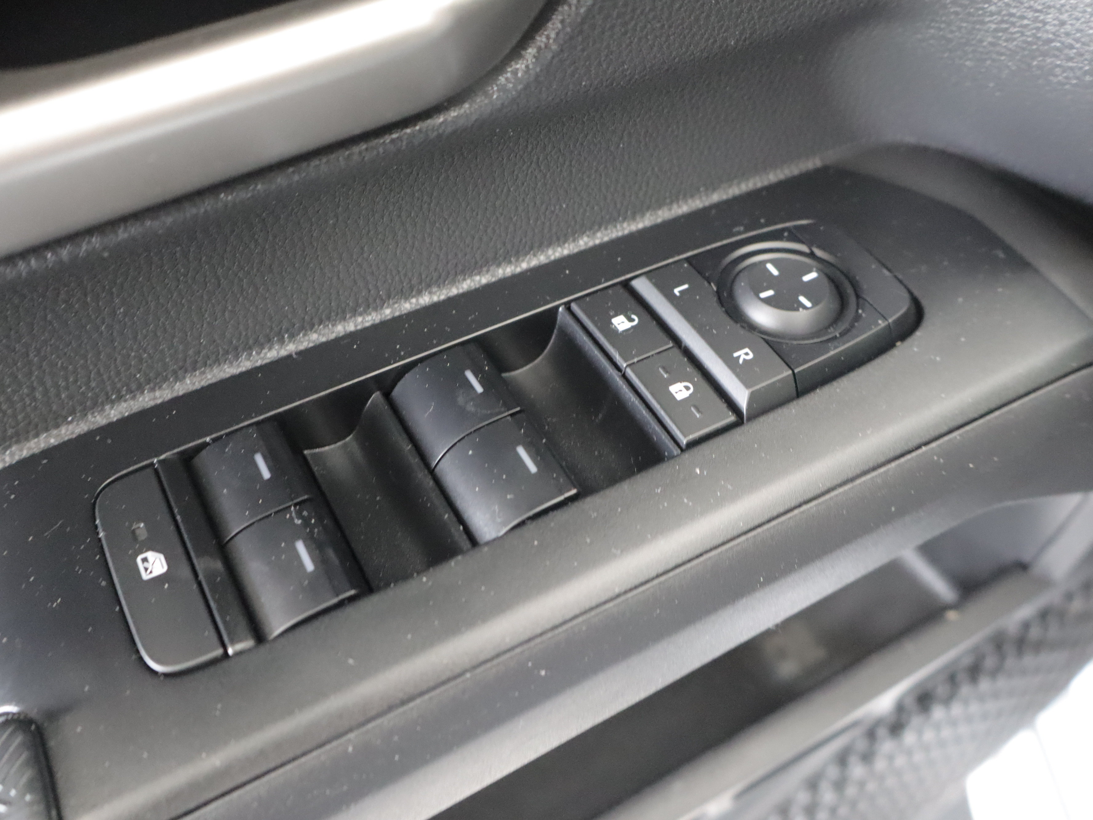 Used 2024 Toyota Tacoma TRD Off-Road AWD/4WD image 11