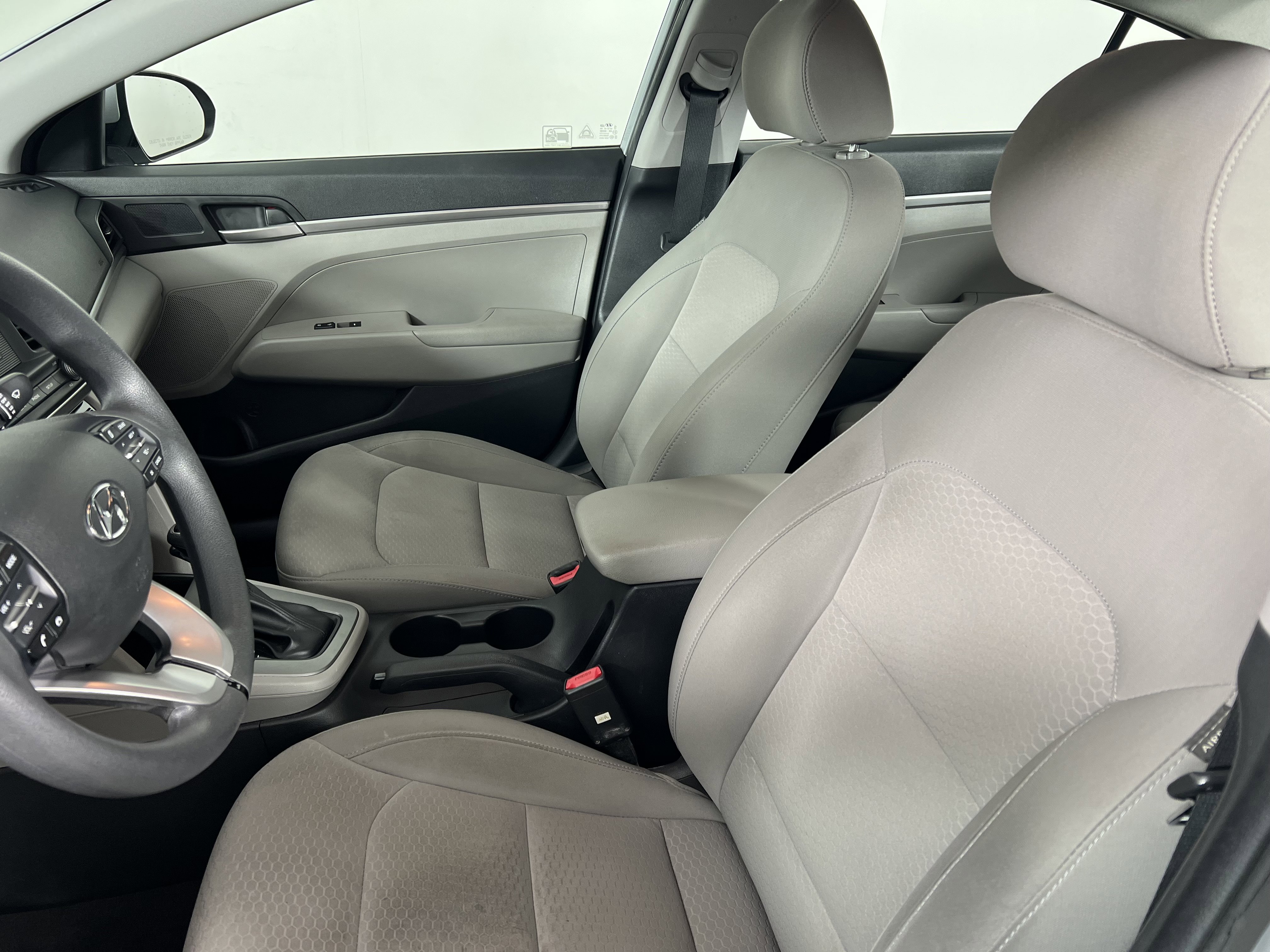 Used 2020 Hyundai Elantra SE FWD image 16