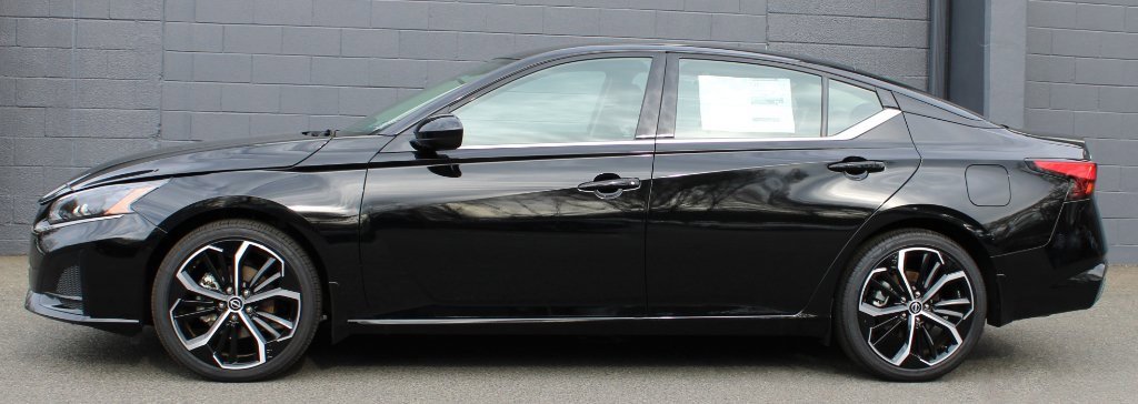 New 2025 Nissan Altima 2.5 SR image 2