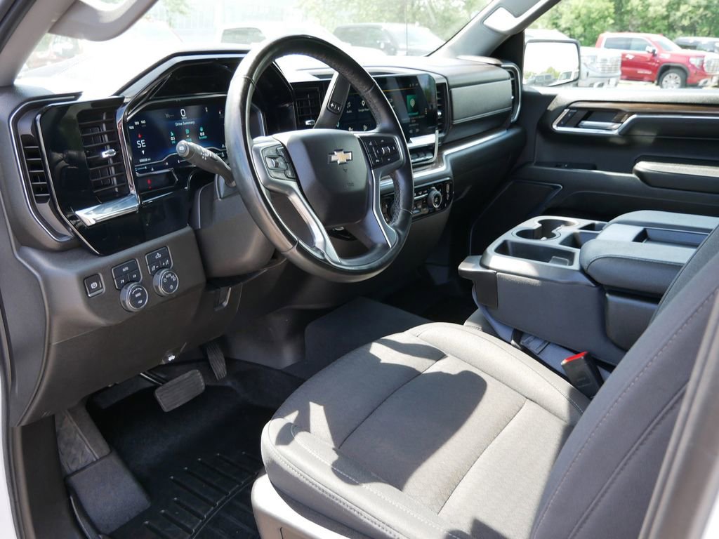 Used 2024 Chevrolet Silverado 1500 LT AWD/4WD image 15