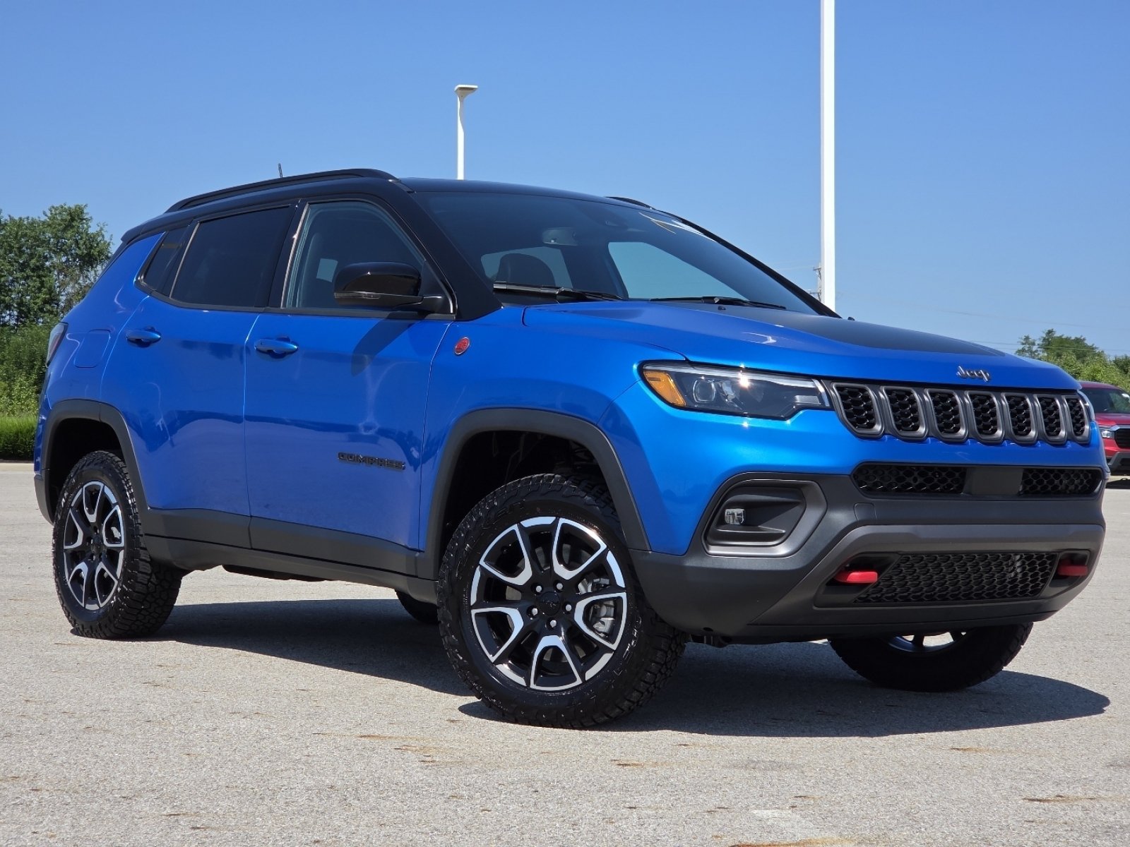 Used 2024 Jeep Compass Trailhawk w/ Trailhawk Elite Group AWD/4WD image 2