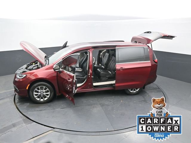 Used 2023 Chrysler Pacifica Touring-L image 69