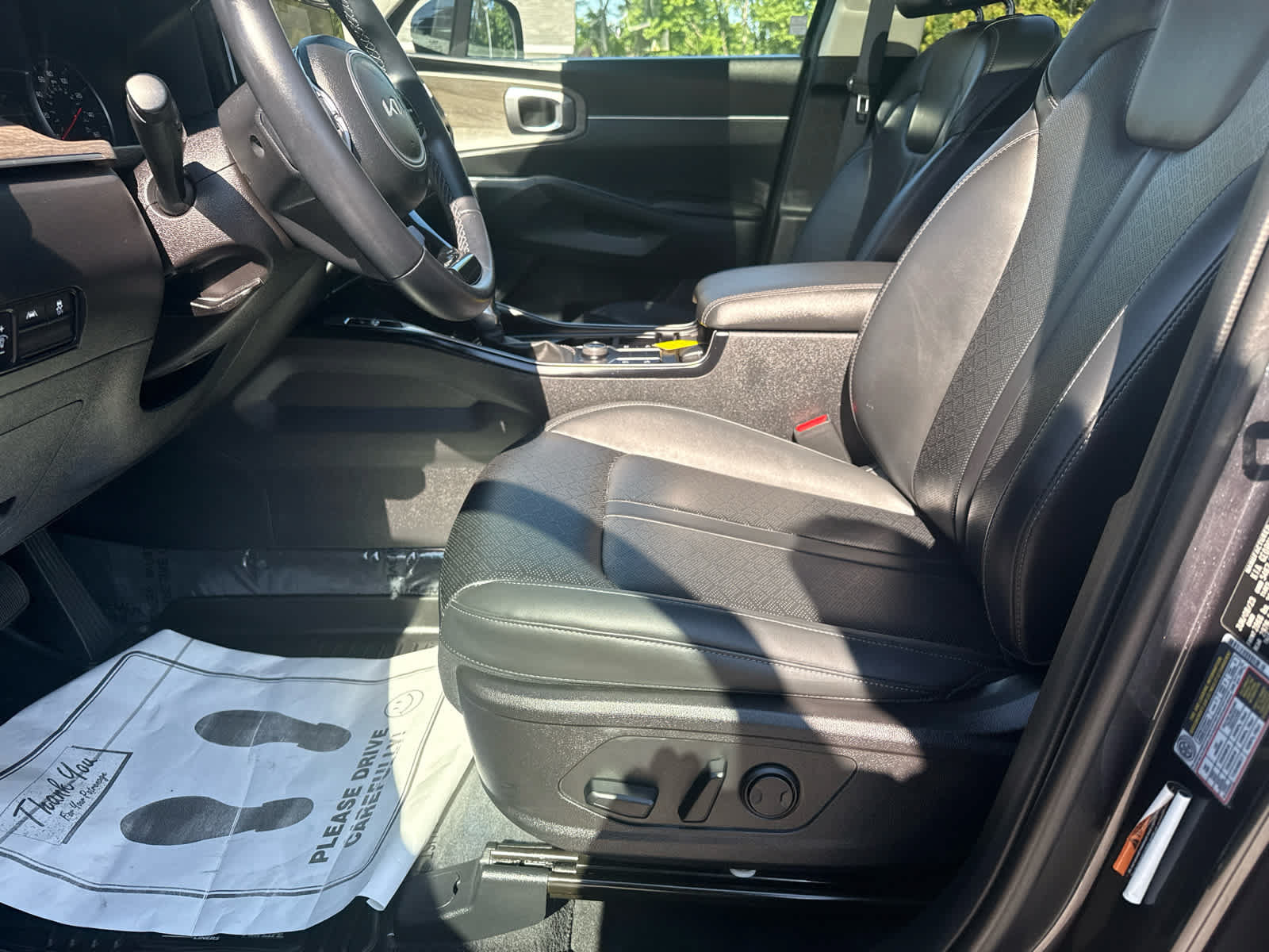 Used 2023 Kia Sorento S w/ Panoramic Sunroof Package AWD/4WD image 11