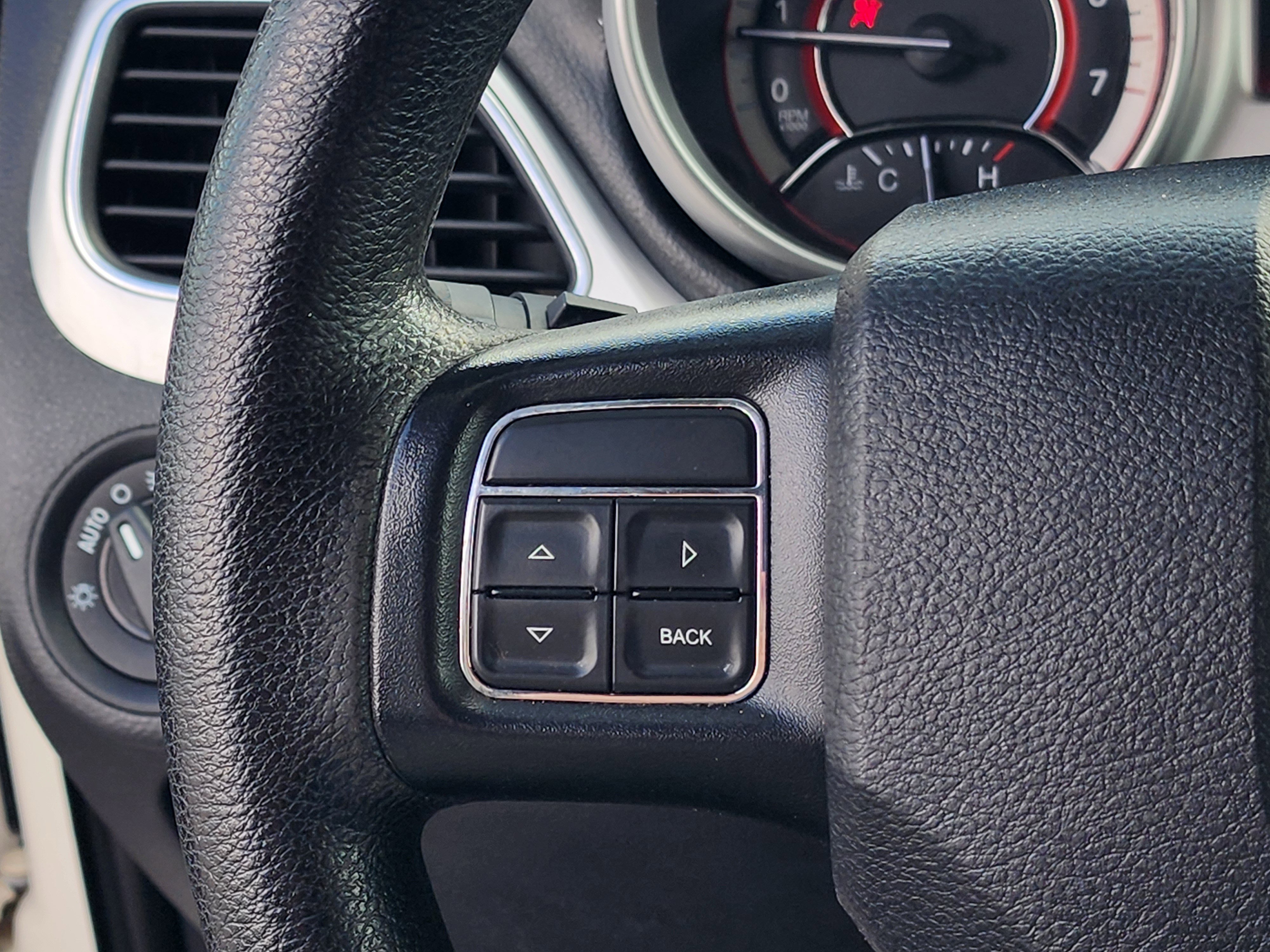 Used 2018 Dodge Journey SE image 23