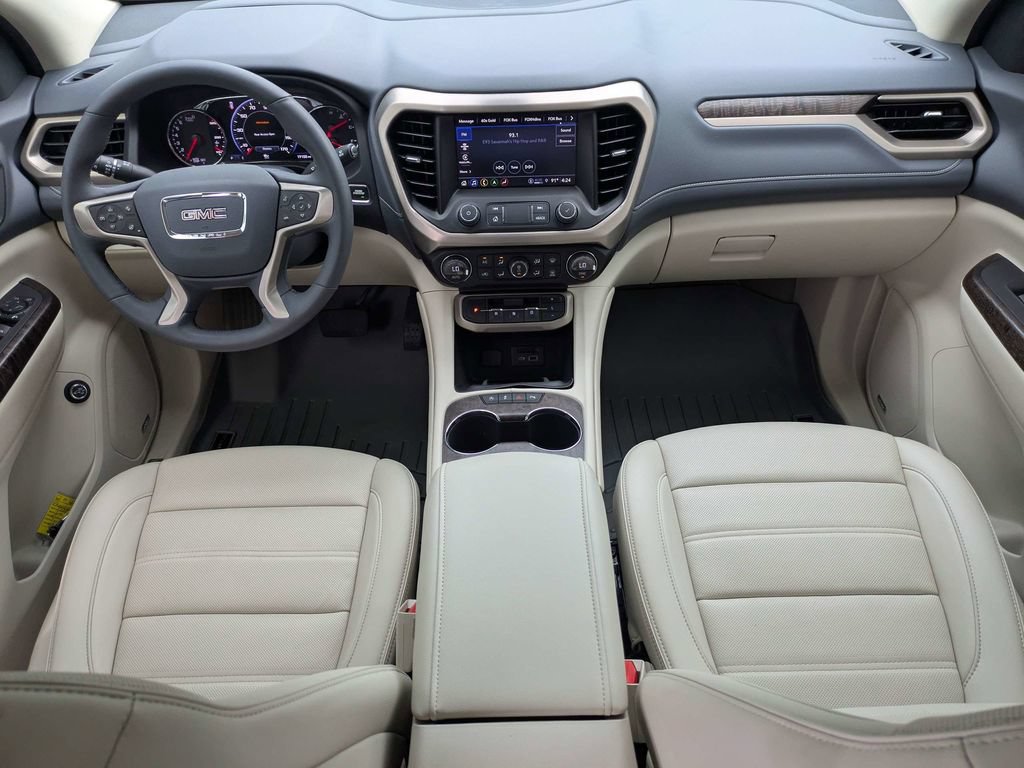 Used 2023 GMC Acadia Denali w/ Denali Ultimate Package FWD image 16