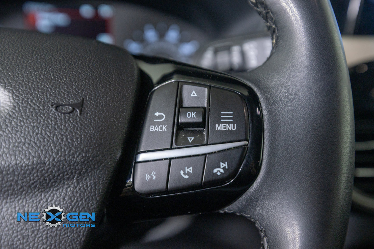 Used 2022 Ford Escape SE w/ SE Sport Appearance Package FWD image 16