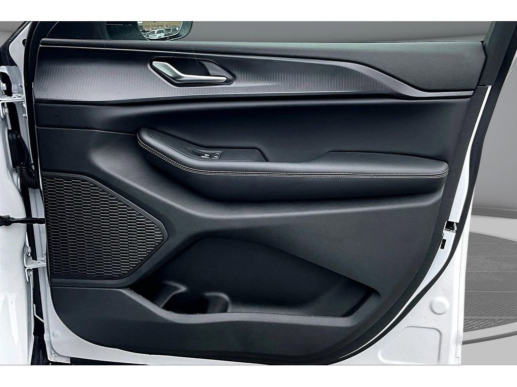 Used 2025 Jeep Grand Cherokee L Laredo w/ Luxury Tech Group I image 21