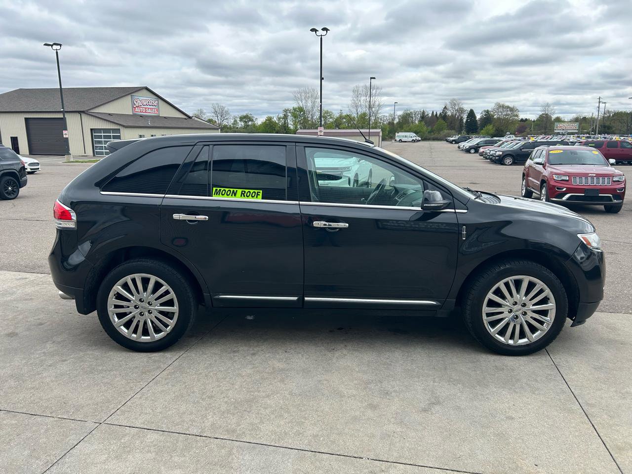 Used 2014 Lincoln MKX AWD w/ Equipment Group 101A image 4