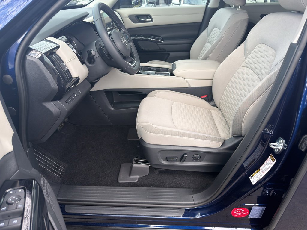 Certified 2022 Nissan Pathfinder SV w/ SV Premium Package image 16