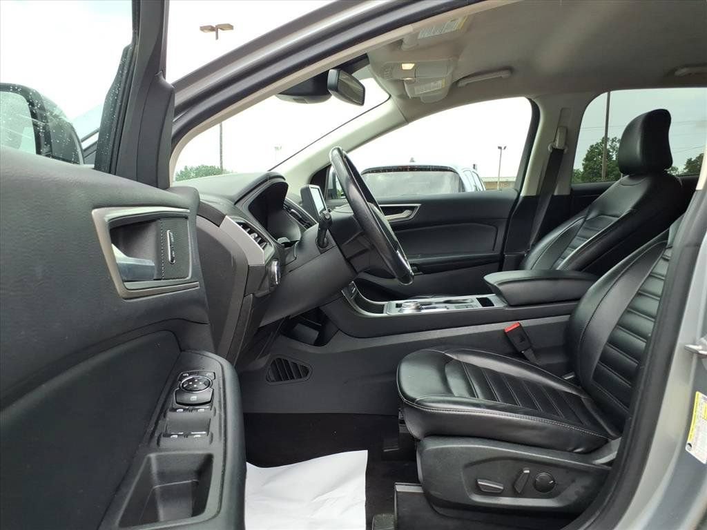 Used 2022 Ford Edge SEL AWD/4WD image 16