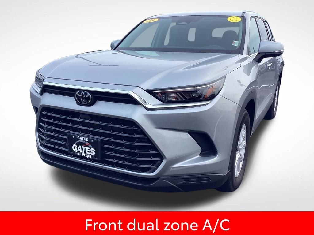 Used 2025 Toyota Grand Highlander AWD image 5